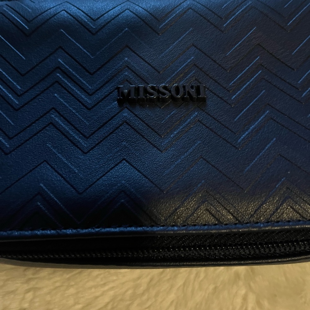 Missoni Delta Air Line Navy Blue Toiletry travel case